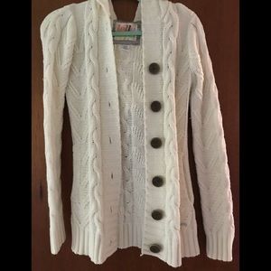 Hooded sweater jacket